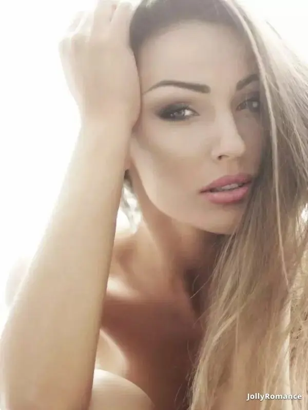 Zhanna, 30